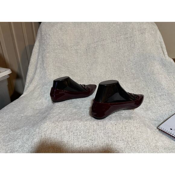 Madden Girl Wine Patent Slip-On Flats  Arrow-toed Size 6 - Picture 4 of 7